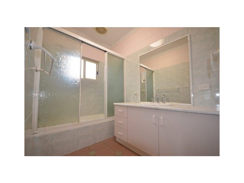 32 Middlemiss Street, Mossman QLD 4873