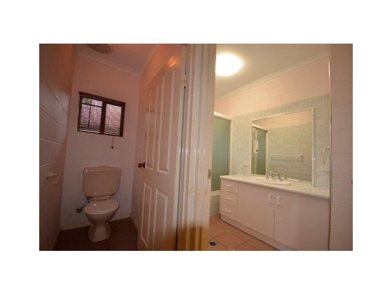 32 Middlemiss Street, Mossman QLD 4873