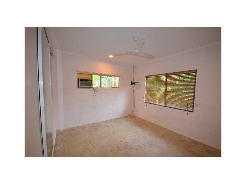 32 Middlemiss Street, Mossman QLD 4873