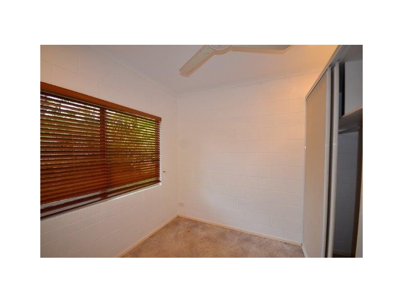 32 Middlemiss Street, Mossman QLD 4873