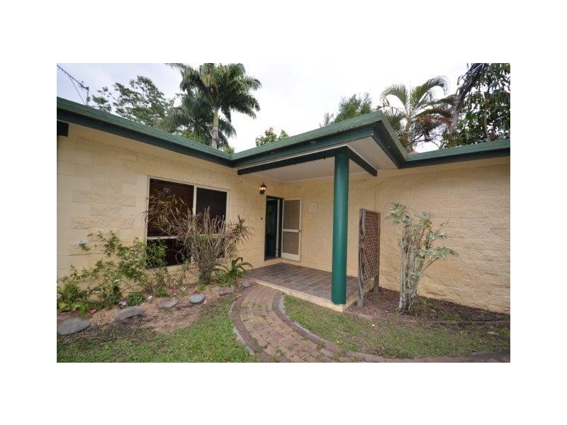 32 Middlemiss Street, Mossman QLD 4873