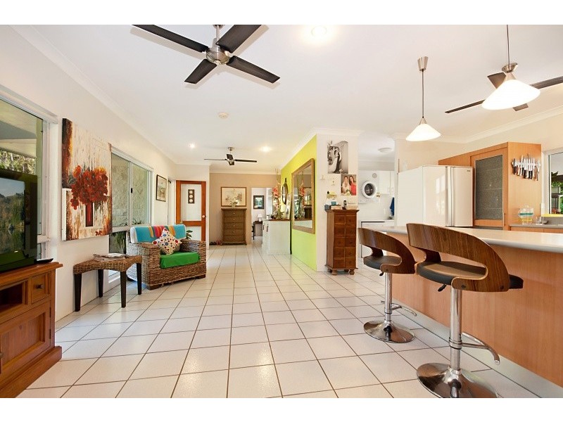 27 Jabeva Close, Miallo QLD 4873