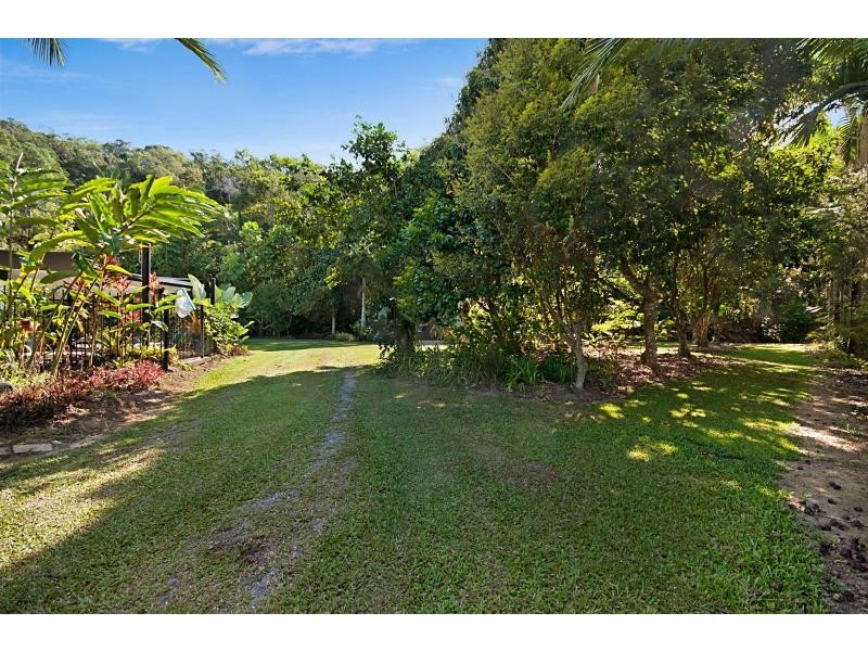 27 Jabeva Close, Miallo QLD 4873