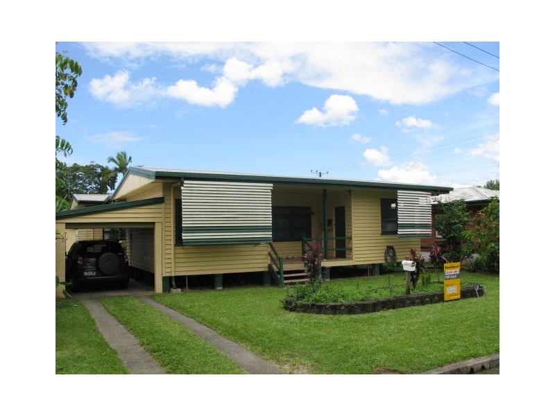 30 Thomas Street, Mossman QLD 4873