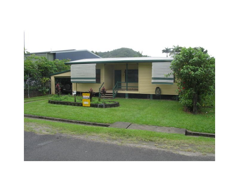 30 Thomas Street, Mossman QLD 4873