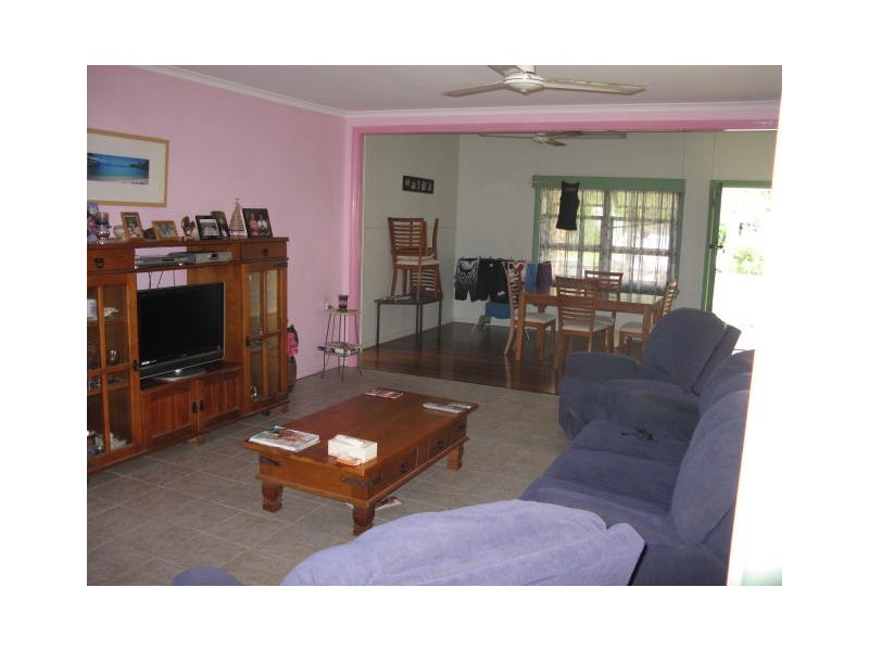 30 Thomas Street, Mossman QLD 4873