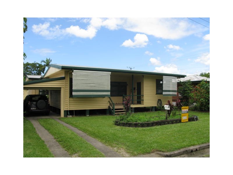 30 Thomas Street, Mossman QLD 4873
