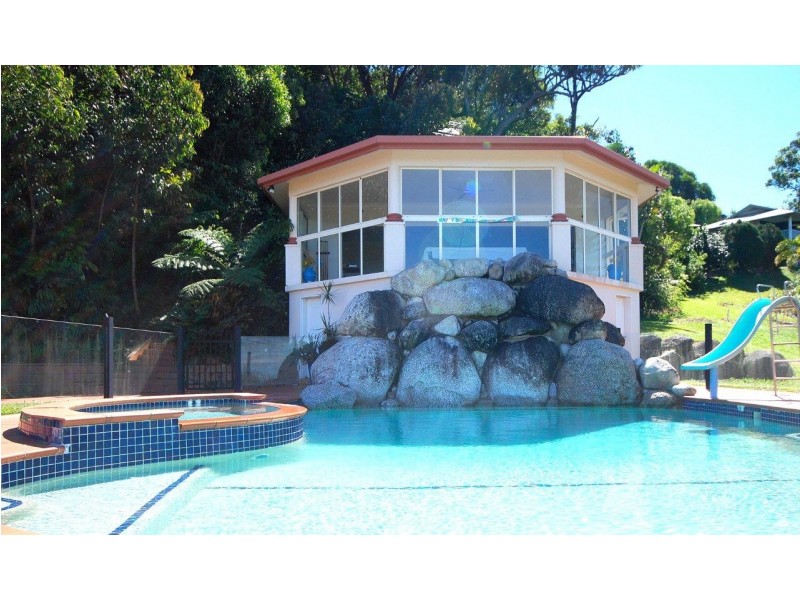 11 Hibiscus Court, Rocky Point QLD 4873