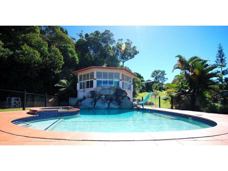 11 Hibiscus Court, Rocky Point QLD 4873