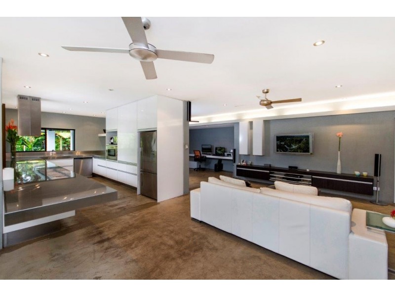 34 Sorrento Crescent, Port Douglas QLD 4877