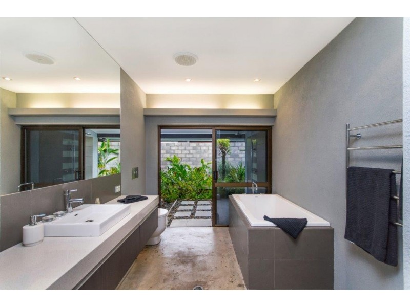 34 Sorrento Crescent, Port Douglas QLD 4877