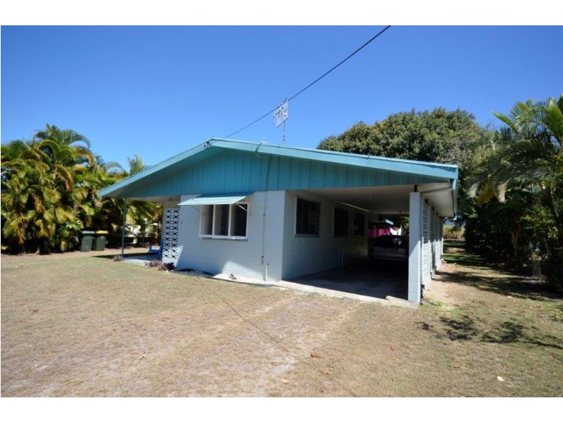 32 Marine Parade, Newell QLD 4873
