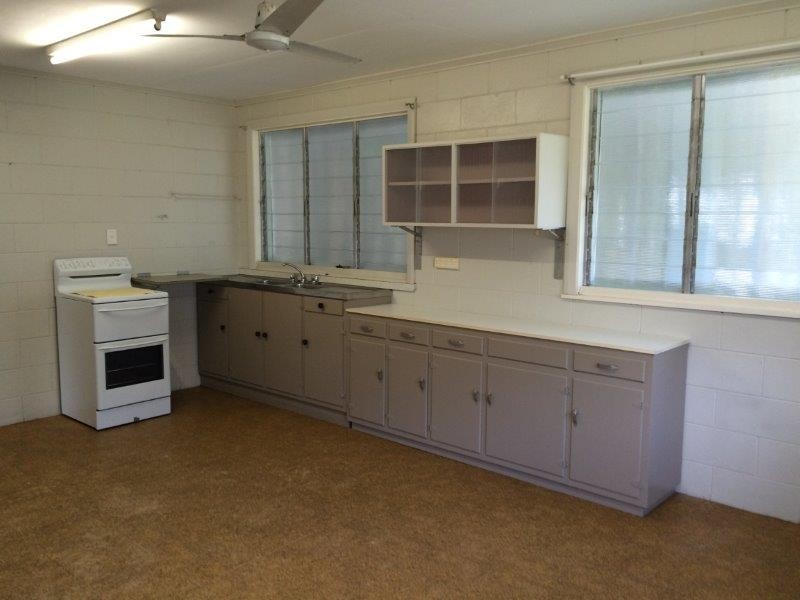 32 Marine Parade, Newell QLD 4873