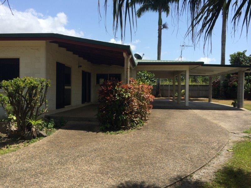 39 Middlemiss Street, Mossman QLD 4873