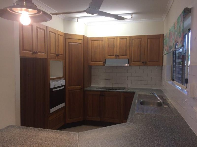 39 Middlemiss Street, Mossman QLD 4873