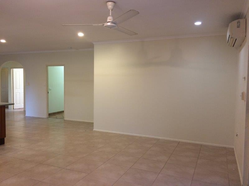 39 Middlemiss Street, Mossman QLD 4873