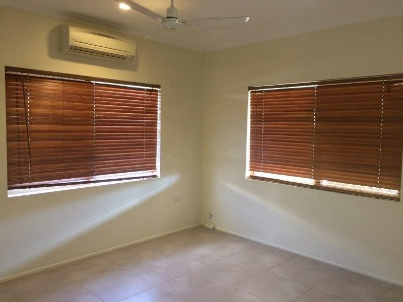 39 Middlemiss Street, Mossman QLD 4873