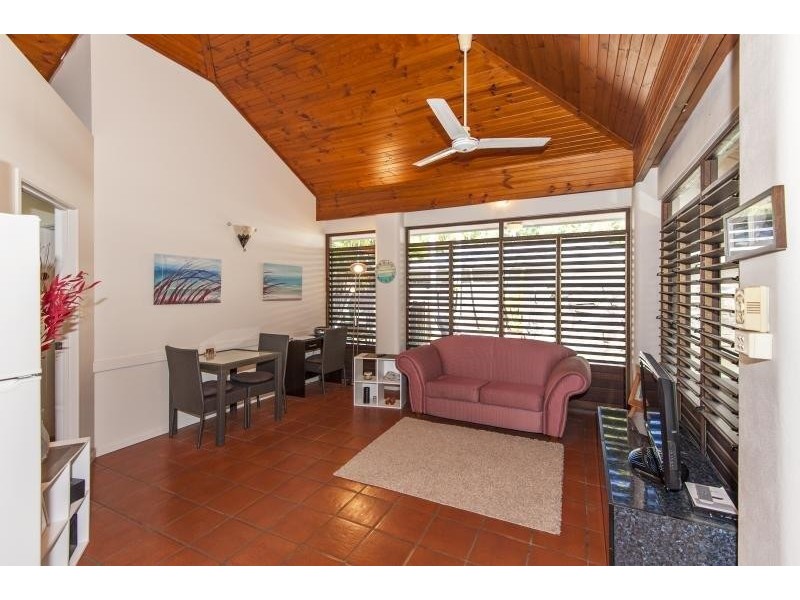 2 Undine Street, Port Douglas QLD 4877