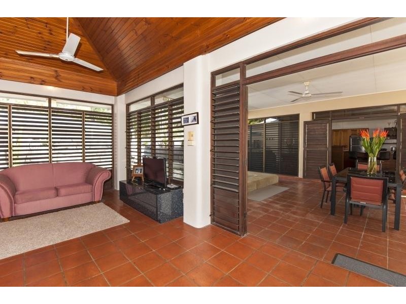 2 Undine Street, Port Douglas QLD 4877