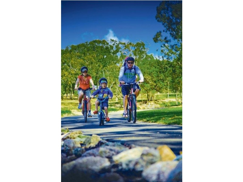 604 Malcolm Rd, Lake Tinaroo QLD 4872