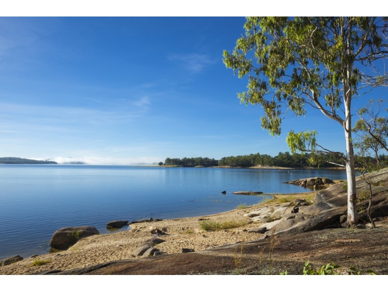 604 Malcolm Rd, Lake Tinaroo QLD 4872