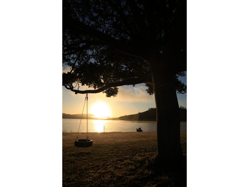 604 Malcolm Rd, Lake Tinaroo QLD 4872