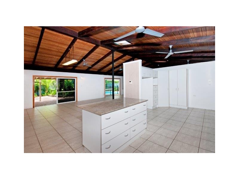 2 Sorrento Crescent, Port Douglas QLD 4877