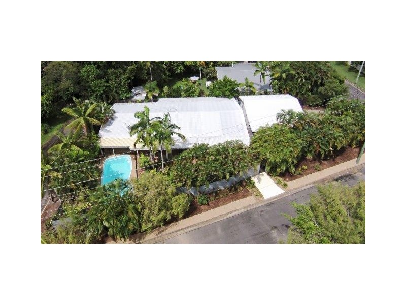 2 Sorrento Crescent, Port Douglas QLD 4877