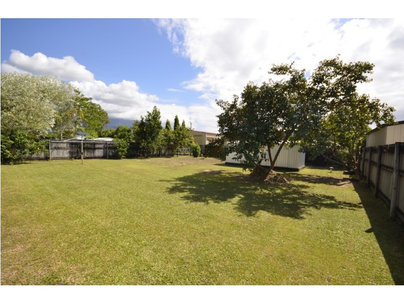 22 Riflebird Cres, Mossman QLD 4873