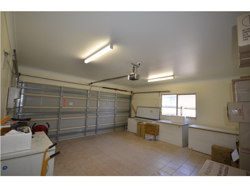 22 Riflebird Cres, Mossman QLD 4873