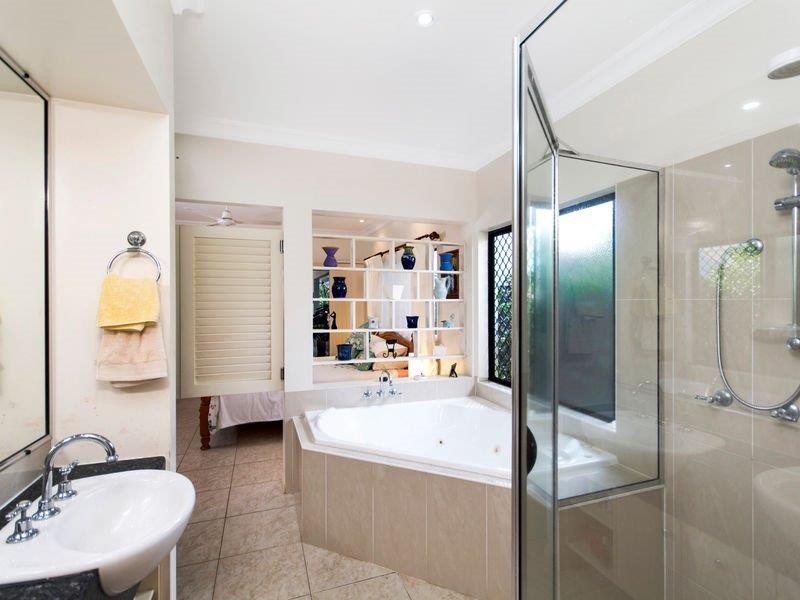 2 Lorikeet Close, Port Douglas QLD 4877