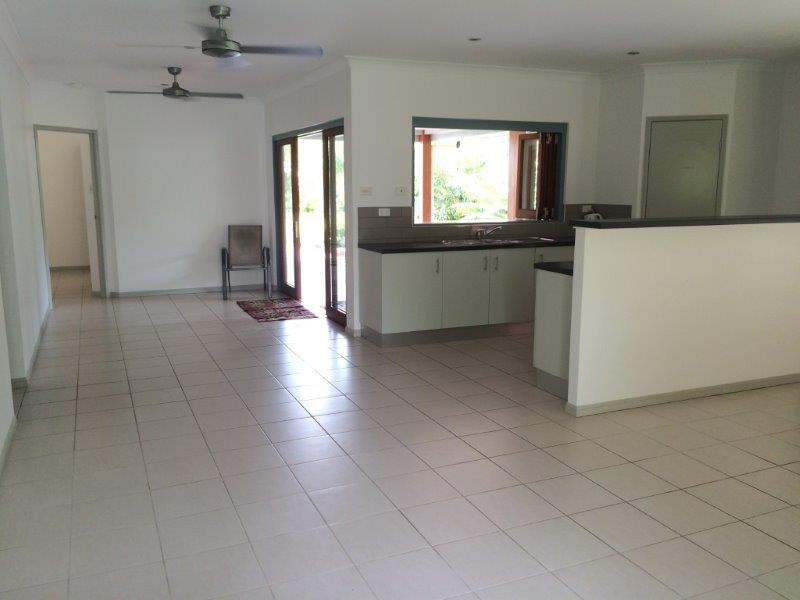 1 Satinash Street, Mossman QLD 4873