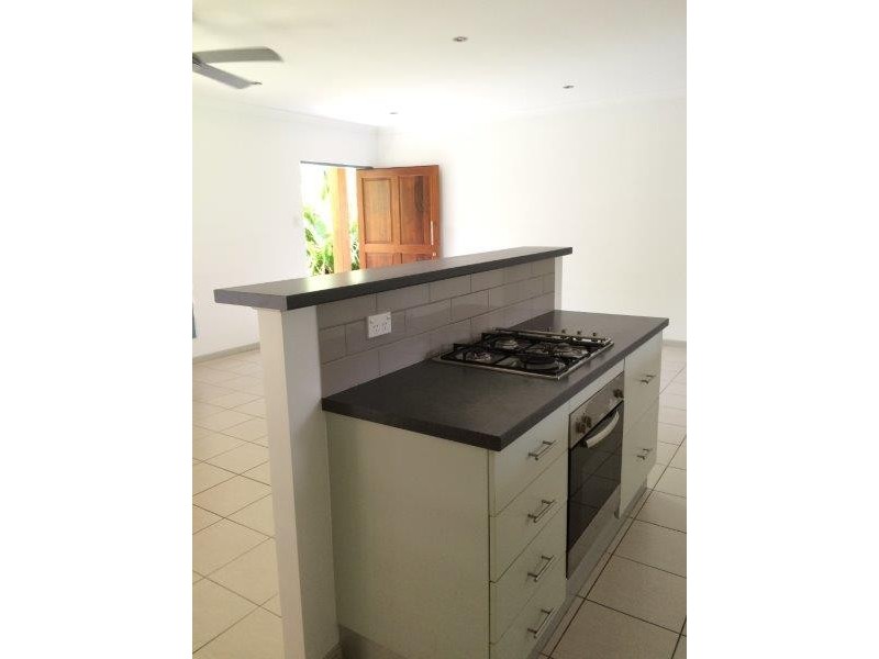 1 Satinash Street, Mossman QLD 4873