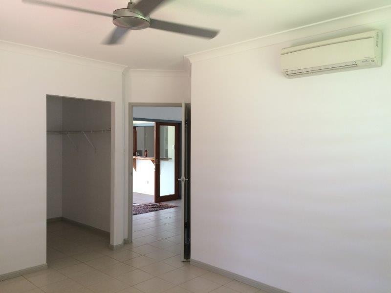 1 Satinash Street, Mossman QLD 4873