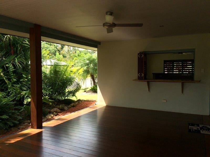 1 Satinash Street, Mossman QLD 4873