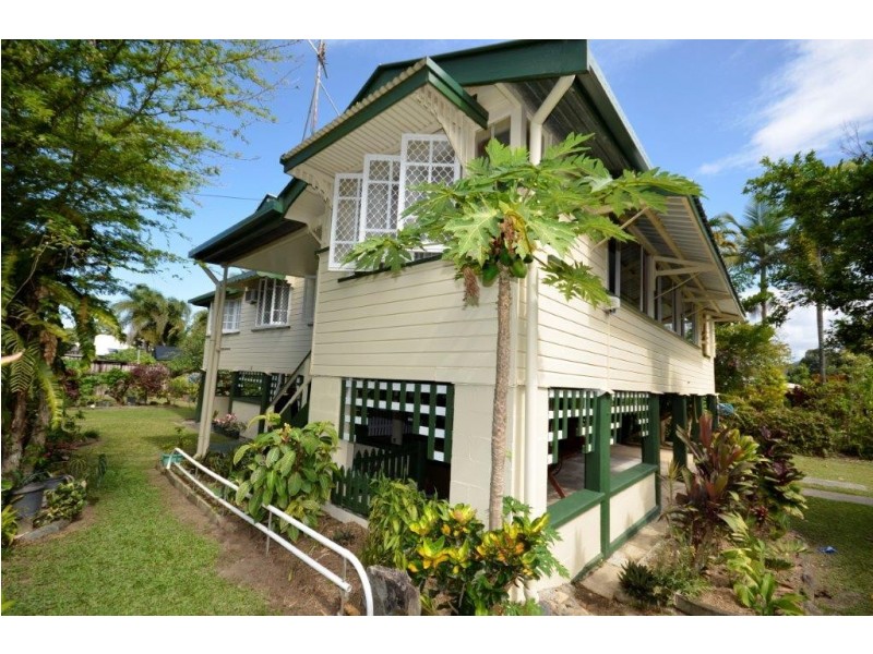4 Dan Hart Lane, Mossman QLD 4873