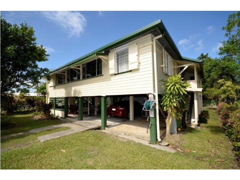 4 Dan Hart Lane, Mossman QLD 4873