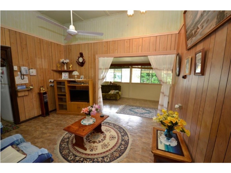 4 Dan Hart Lane, Mossman QLD 4873