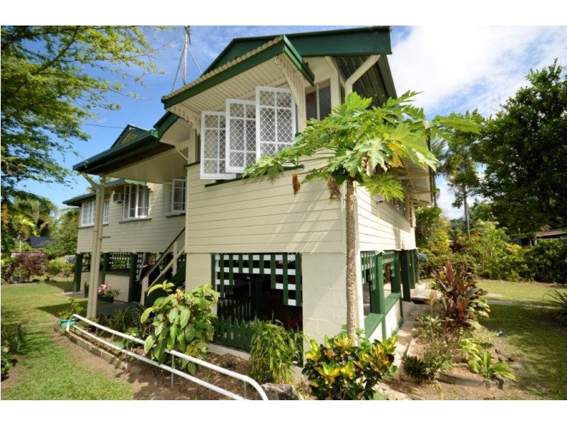 4 Dan Hart Lane, Mossman QLD 4873