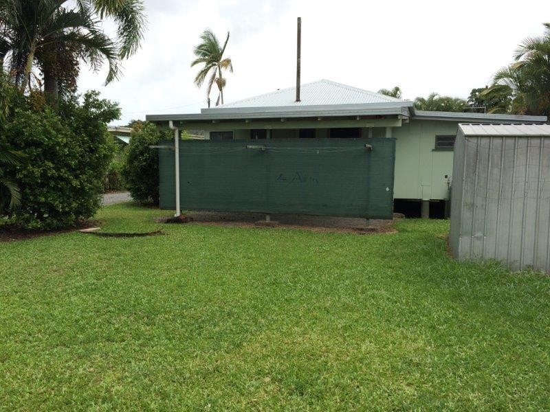 11 Wilson Street, Mossman QLD 4873
