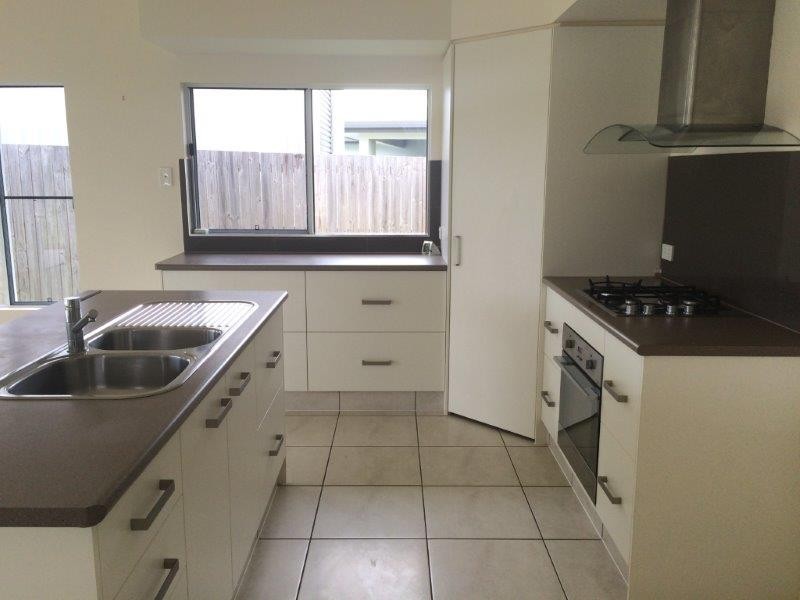 8 Spoonbill Close, Mossman QLD 4873