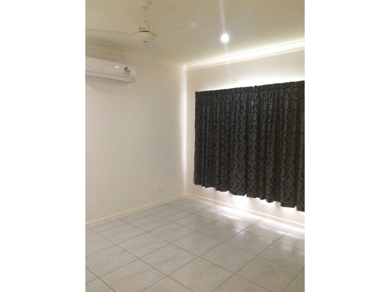 8 Spoonbill Close, Mossman QLD 4873