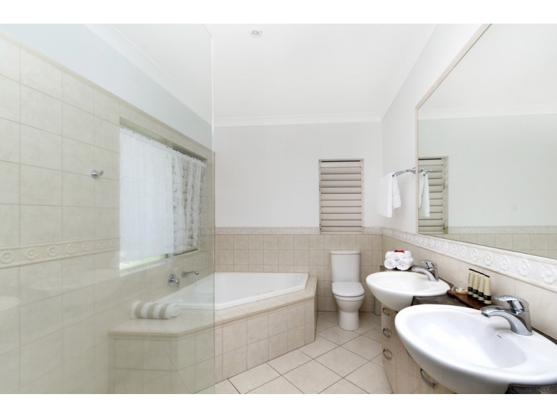 8/70 Nautilus Street (Paradise Links), Port Douglas QLD 4877