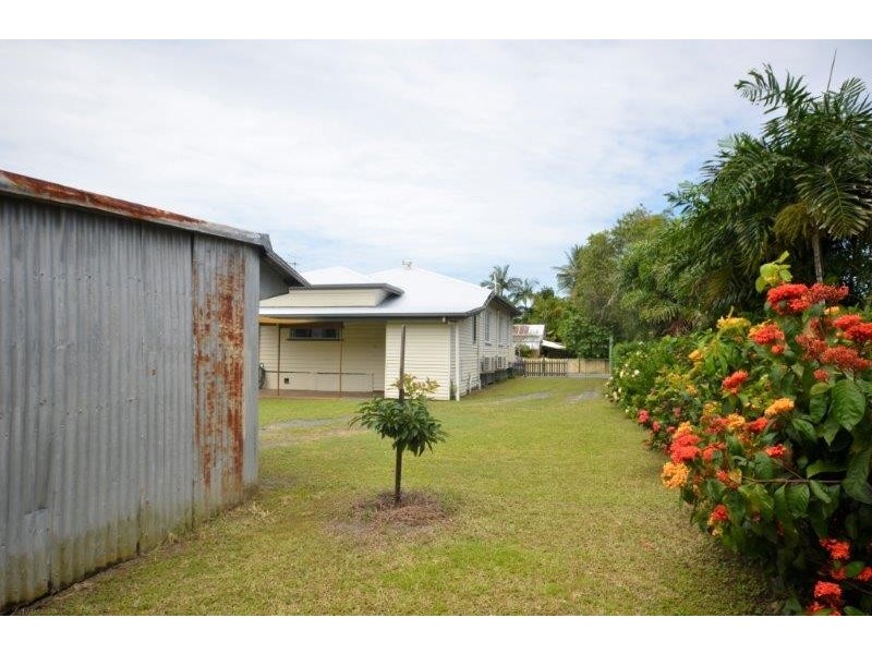 49 Pringle Street, Mossman QLD 4873