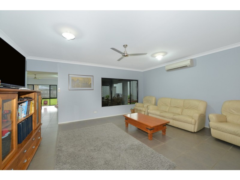 9 Gerygone Close, Mossman QLD 4873