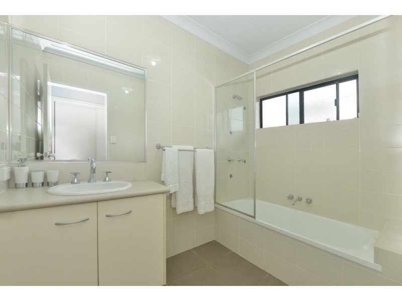9 Gerygone Close, Mossman QLD 4873