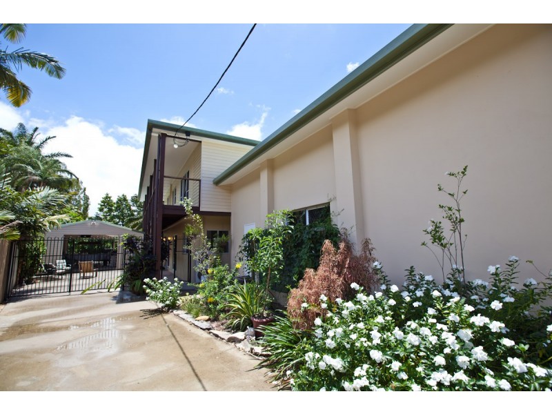 17 Pecten Avenue, Port Douglas QLD 4877