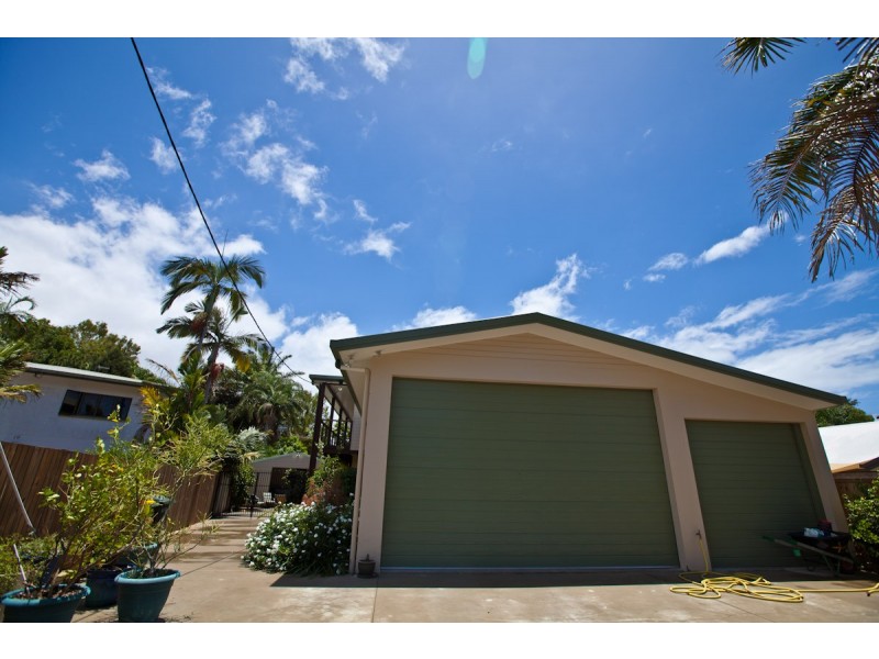 17 Pecten Avenue, Port Douglas QLD 4877