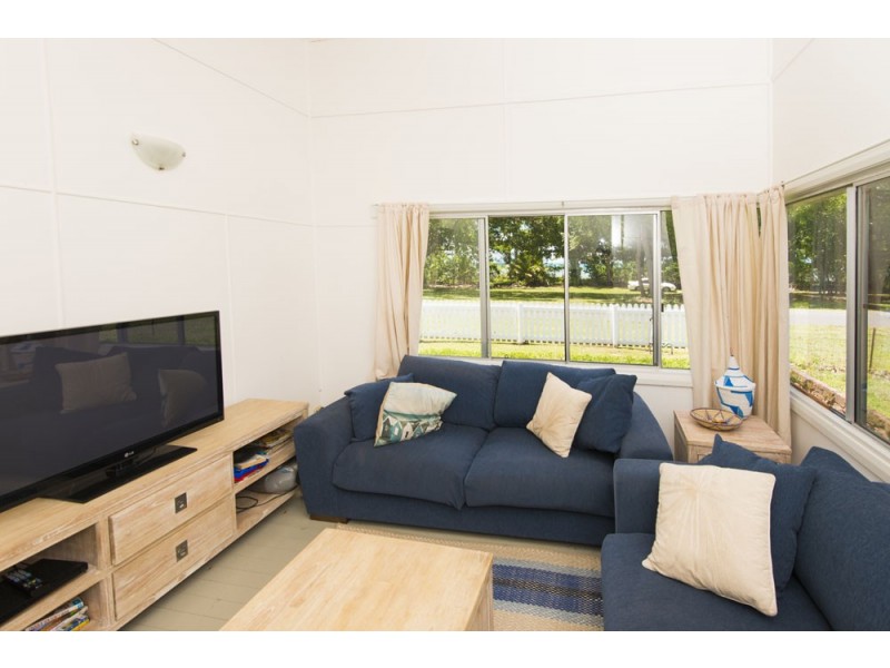 68 Marine Parade, Newell QLD 4873