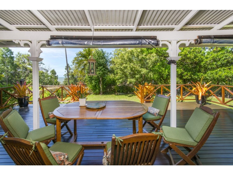 8 Toll Gate Road, Oak Beach QLD 4877